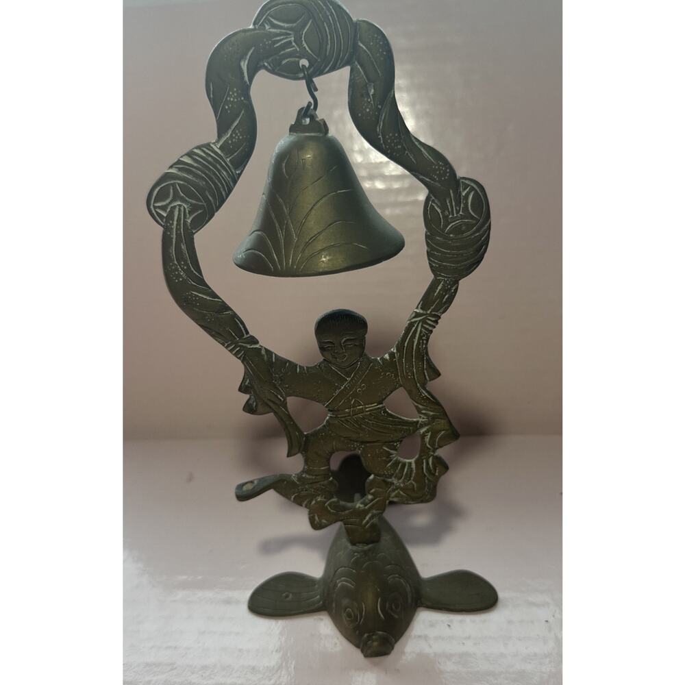 Vintage Brass Ornate Decorative Display Stand Gong Bell / Incense Fish Bottom